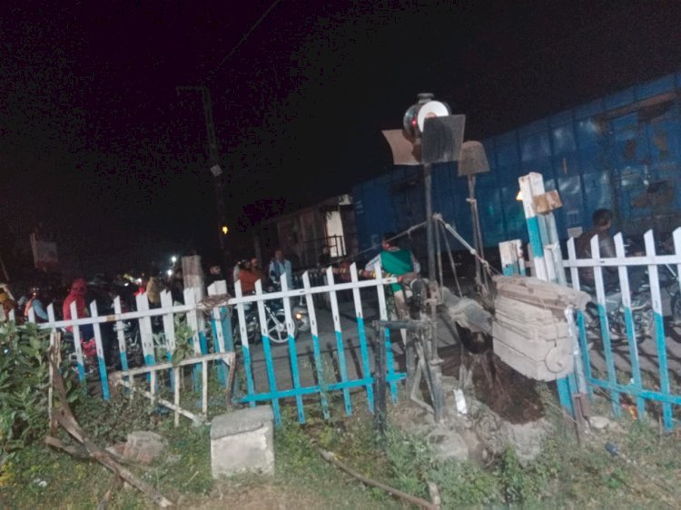 Raibareli-मालगाड़ी की कपलिंग खुली, आधे से अधिक डिब्बे ट्रैक पर छूटे