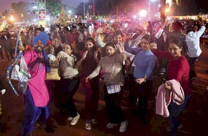 राजस्थान की कच्ची घोड़ी, कठपुतली, बहरूपिया देखकर युवा भी दंग