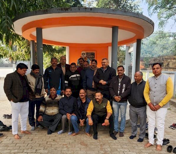 Raebareli:85वें निर्वाण दिवस पर याद किए गए आचार्य द्विवेदी