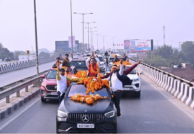 WFI के निलंबित अध्यक्ष संजय सिंह ने किया शक्ति प्रदर्शन, हौसला बरकरार होने का किया दावा