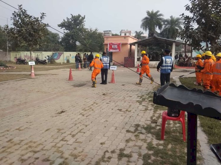 तहसील सदर में प्राकृतिक आपदा भूकंप में बचाव पर कार्य मॉक ड्रिल