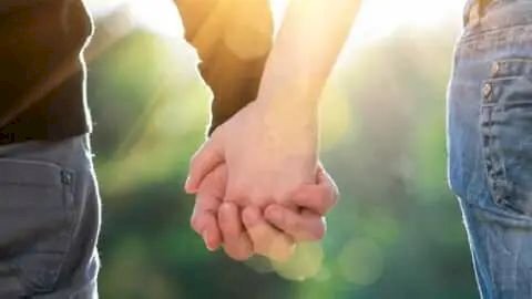 बंद कमरे में लड़के के साथ थी नर्स, पुलिस ने खुलवाया दरवाजा तो मकान मालिक की निकल पड़ चीख