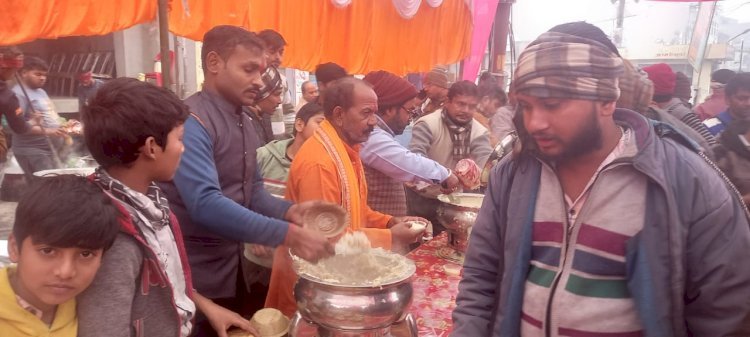 रायबरेली-मकर संक्रांति पर हुआ खिचड़ी का भंडारा,हजारों लोग हुए शामिल 