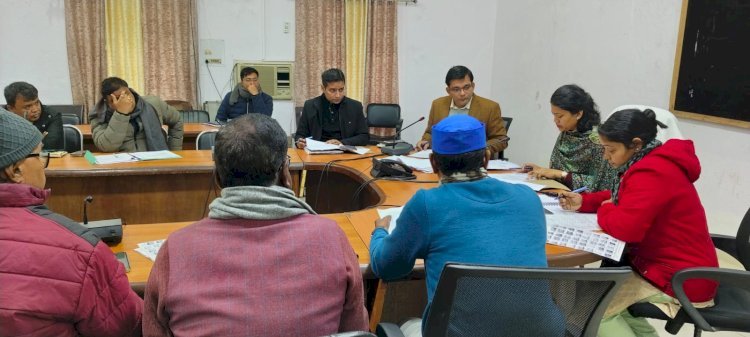 Raibareli-लोकसभा चुनाव 2024 के दृष्टिगत दर निर्धारण के लिए जिला निर्वाचन अधिकारी ने की बैठक