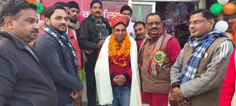 Raibareli-जिले की धरोहर को संजोने वाले परशुराम जैसे पिता,भक्त पुत्र का व्यापारियों ने किया सम्मान