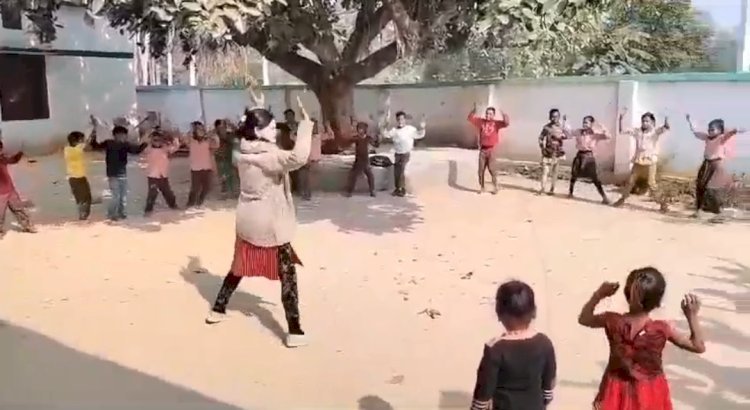 Raibareli-सिद्धि बाजपेई ने एक अलग अंदाज में बच्चो को दी शिक्षा,विडीओ हुआ वायरल 
