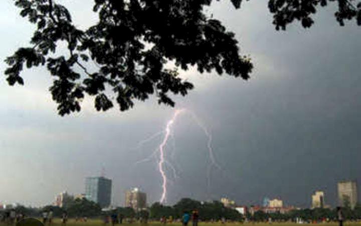 रायबरेली-आकाशीय बिजली गिरने की चपेट में आके किसान गंभीर रूप से झुलसा,रेफर 