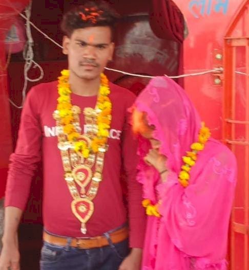 रायबरेली-पुलिस वालों ने कमरे में बंधक बनाया , सत्तर हजार रुपए लिए ,फिर करा दी नाबालिक से शादी 