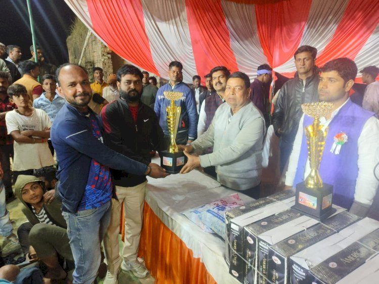 देश के युवा ही भारत का भविष्य -- दिनेश यादव       