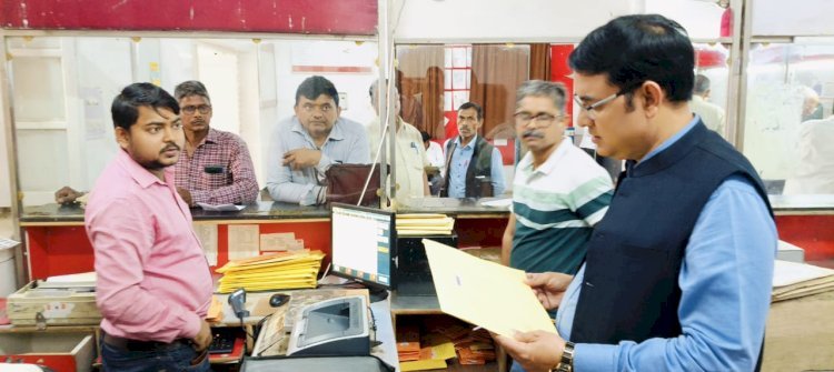 *पोस्टमास्टर जनरल कृष्ण कुमार यादव ने मिर्ज़ापुर में डाक सेवाओं की प्रगति का लिया जायजा, लक्ष्यों की प्राप्ति पर दिया जोर*
