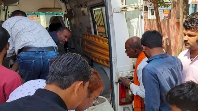 बड़ी खबर-रायबरेली में गोला बनाते समय विस्फोट से युवक की मौत, एक किशोर गंभीर
