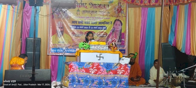 Raibareli-नंद के घर आनंद भयो, जय कन्हैया लाल की जयकारों से गूंजा पूरा मां वनदेवी प्रांगण