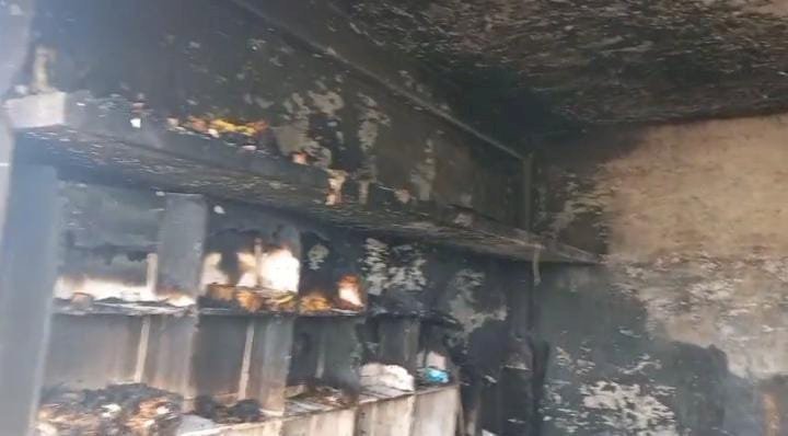 रायबरेली-संदिग्ध परिस्थितियों में लगी आग लाखों का सामान जलकर हुआ राख,,,