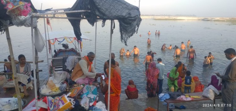 रायबरेली-सोमवती अमावस्या पर गंगा तटों पर उमड़ी आस्था 