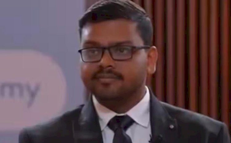 IIT से बीटेक, फिर IPS और अब IAS टॉपर काफी रोचक है आदित्य श्रीवास्तव की कहानी  