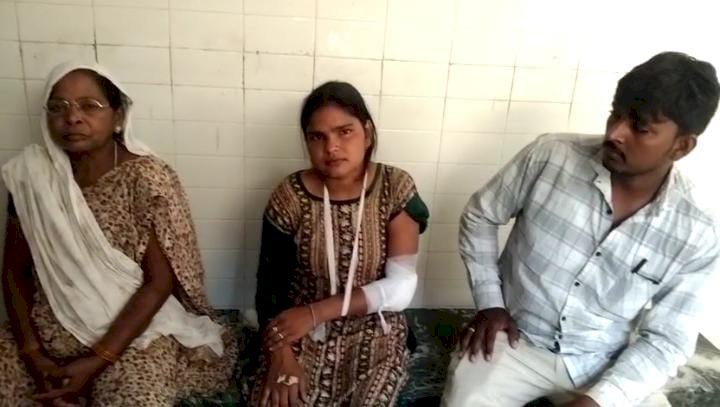 रायबरेली-ट्रैक्टर की टक्कर से बाइक सवार मां की मौत, भाई-बहन गंभीर,,