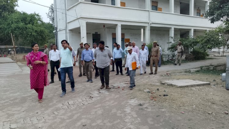 Raibareli-डीईओ ने मतगणना स्थल की व्यवस्थाओं का किया निरीक्षण