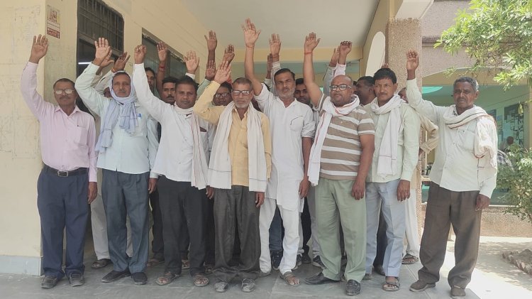 Raibareli-फेल हुआ सर्वर से अटक गया राशन वितरण का काम , कोटेदारों से भिड़ रहे लाभार्थी