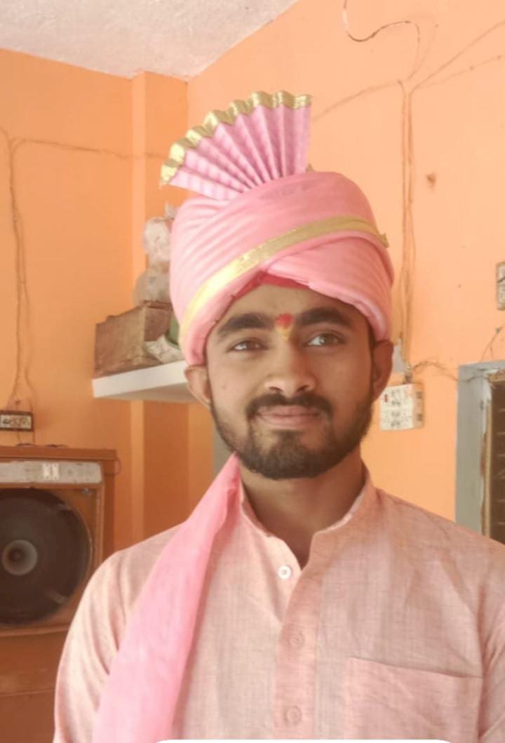 कल से लापता युवक की तलाश में जुटे परिजन