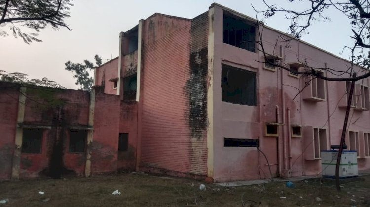 रायबरेली-लाखों खर्च करने के बाद भी नहीं सुधरी सेहत , वेंटीलेटर पर हैं सरकारी अस्पताल