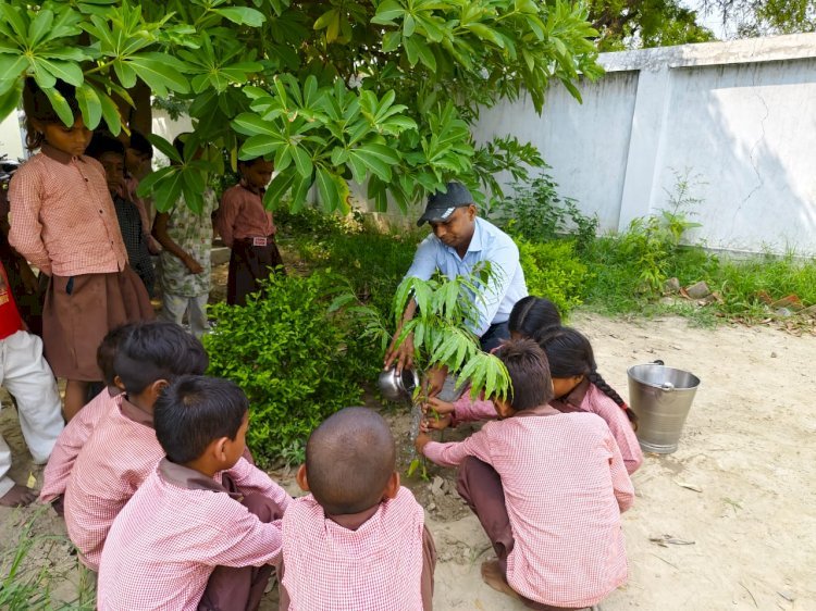 रायबरेली-पठन पाठन के साथ प्रकृति से जुड़े नौनिहाल , स्कूल में बच्चों ने रोपे पौधे 