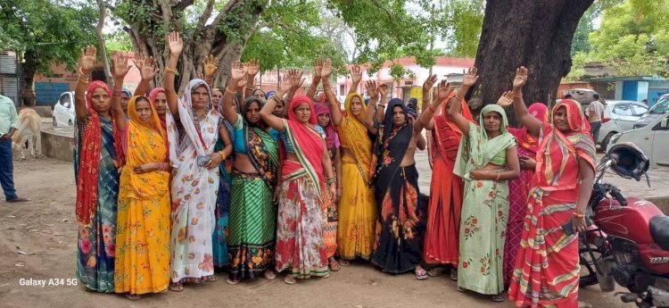 Raibareli-नाला के विवाद में भड़के ग्रामीण, किया प्रदर्शन