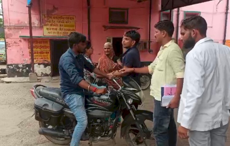 Raibareli-जिलाअस्पताल में तैनात संविदा कर्मचारी की गुंडई आई सामने,वीडीओ हुआ वायरल