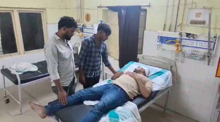 Raibareli-पत्नी के साथ कार से जा रहे युवक को दबंगों ने बेरहमी से पीटा