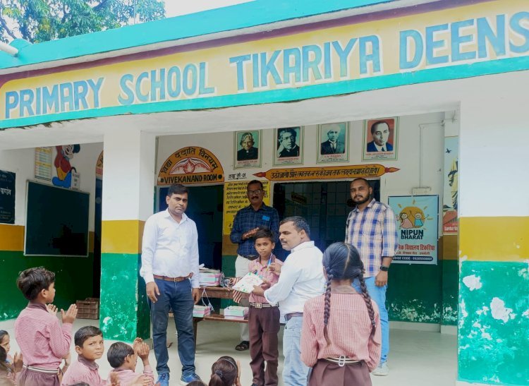 Raibareli-बच्चों को बांटे गए आईकार्ड व स्कूल डायरी