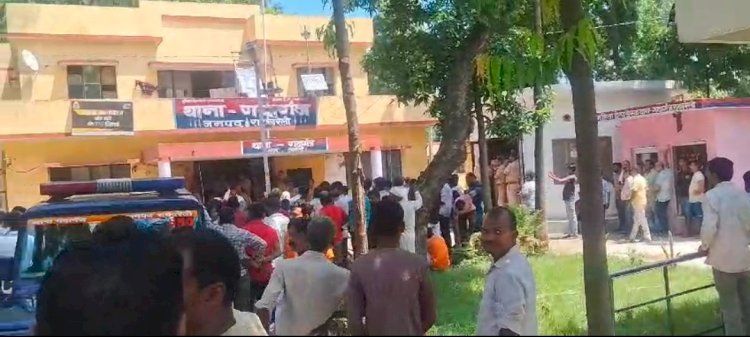 Raibareli-गदागंज थानेदार के खिलाफ लामबंद हुए हज़ारो ग्रामीण