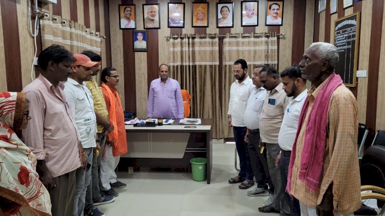 Raibareli-नगर पंचायत डलमऊ में शोक सभा का किया गया आयोजन