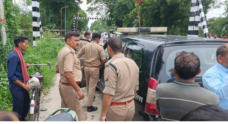 रायबरेली-कोल्ड ड्रिंक व्यवसाई की दुकान से लूट के बाद कोतवाली जा रहे पीड़ितों पर हमला 