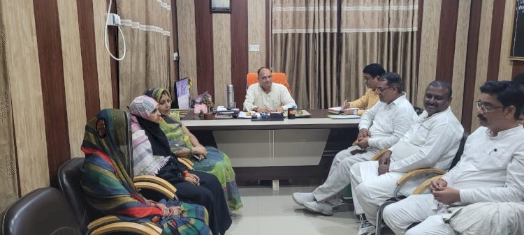 Raibareli-नगर पंचायत अध्यक्ष ने सभासदों के साथ कि बैठक,विकास कार्यो को लेकर हुई चर्चा