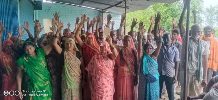 Raibareli-13 साल से पट्टे की जमीन पर भूमाफियो का कब्जा,पट्टा धारकों ने धरने की दी चेतावनी।