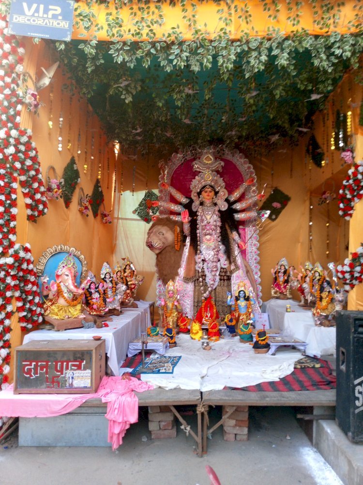 Raibareli-नवरात्र के पहले दिन माता के जयकारे से गुंजा खोया मंडी महारानी का दरबार