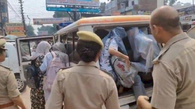 कैफे में अय्याशी? पुलिस रेड में 50 से अधिक लड़के-लड़की मिले, ज्यादातर स्कूल की छात्राएं