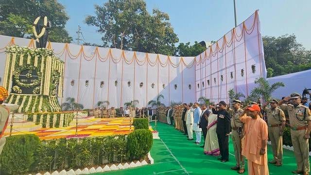 बढ़ गया यूपी पुलिस का अलाउंस, स्मृति दिवस पर योगी ने वर्दी और आवासीय भत्ता बढ़ाया