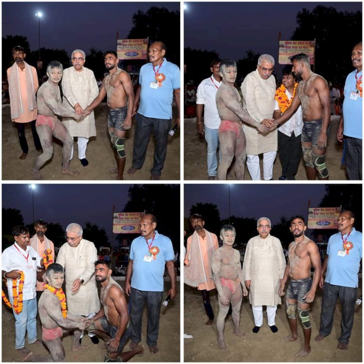 Raibareli-मुडिया डीह आश्रम के दंगल केसरी बने जम्मू के राकेश पहलवान
