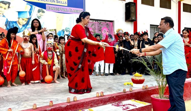 Raibareli-सीता-हरण मंचन के साथ राइज़िंग चाइल्ड स्कूल में दीपावली उत्सव मनाया गया