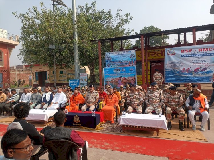 Raibareli-बी.एस.एफ. की महिला जवानो की टुकड़ी ने दिया स्वच्छता का संदेश