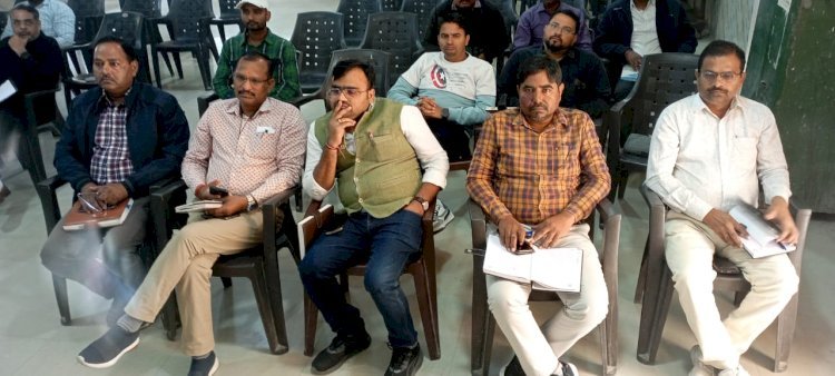 Raibareli-विद्युत विभाग के अधिकारी व कर्मचारियों को दिया गया ई-ऑफिस प्रशिक्षण 