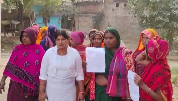 रायबरेली-फर्जी पैसा लेने का लगाया आरोप,,,,, 