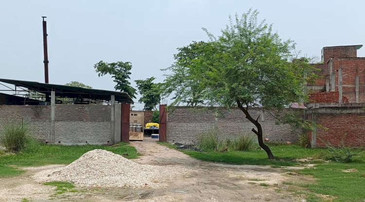 रायबरेली-ऊंचाहार के धौरहरा गांव के पास केमिकल से रात में बनाई जा रही नकली पनीर