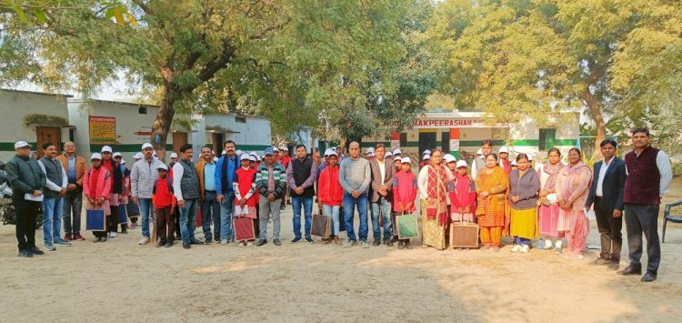 रायबरेली-साइंस सिटी का भ्रमण कर तकनीकी दुनिया में खोए बच्चे