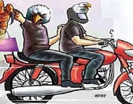रायबरेली-सड़क के किनारे खड़ी बाइक को उठा ले गया युवक 
