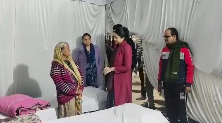 रायबरेली-देर रात डीएम हर्षिता माथुर पहुँची रैन बसेरा रैन बसेरों का डीएम ने किया औचक निरीक्षण