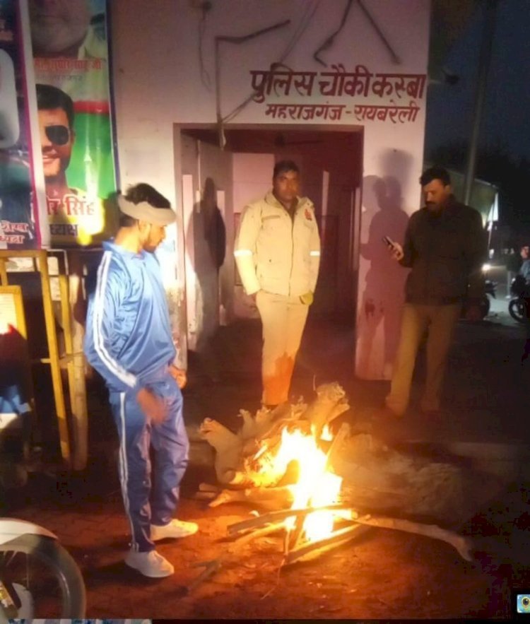 रायबरेली-नगर पंचायत में ठंड से निजात दिलाने हेतु चार प्रमुख स्थानों पर जलवाये गए अलाव