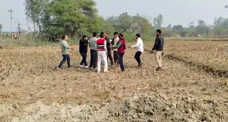 रायबरेली-पुलिस की मौजूदगी में दबंगों में जमकर हुई मारपीट