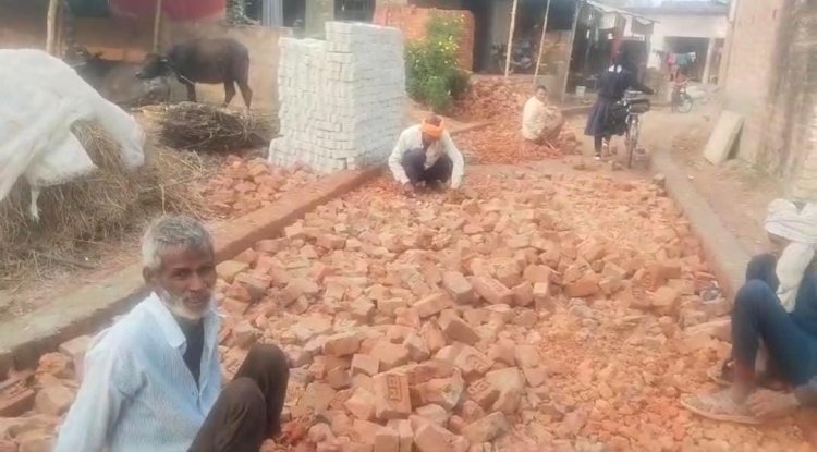 रायबरेली-डलमऊ ब्लॉक के ग्राम प्रधान गुलाब यादव की मनमानी,भ्रष्टाचार के ईटो से हो रहा है निर्माण कार्य