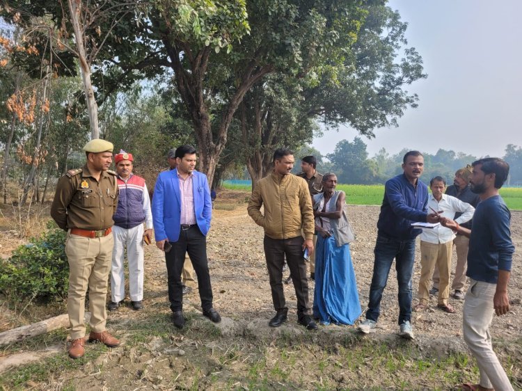 रायबरेली-एसडीएम नें अफीम लाइसेंसी किसानों एवं मदिरा दुकानदारों का किया औचक निरीक्षण